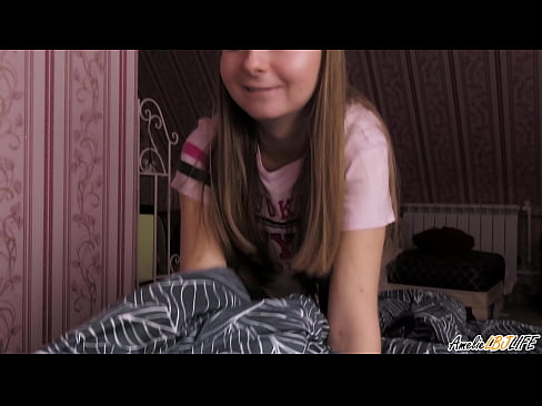 ❤️ Blondie imeb oma BFF-i sügavalt ja saab sperma suhu Super seks at us et.xxxwownet.ru
